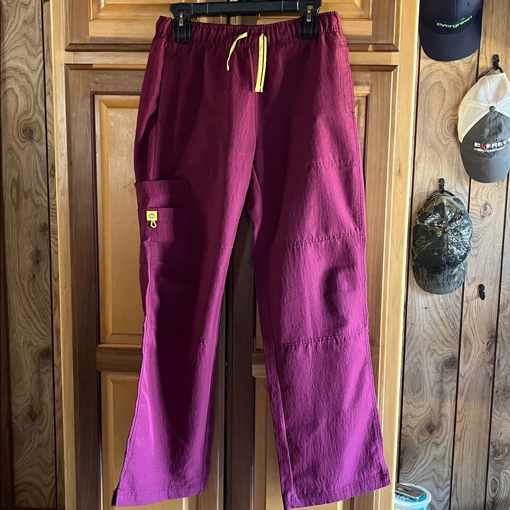 Spread Good Cheer burgundy scrub pants, size: small.
